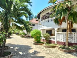 Barizieum Nest 3BR Villa,Diani - Ukunda - 6