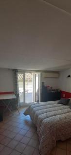 Chambre ,terrasse, a dames exclusivement women only - Narbonne - 0