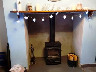 Snowdrop Stone Detached Cottage - 1