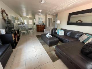 Happy House - cozy, quaint, rental - LOCATION! - Bonita Springs - 9