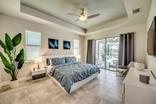 Villa Dandelion by CoralVilla-luxury, canal view - Cape Coral - 2
