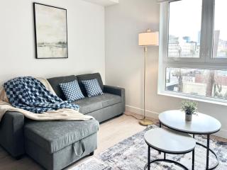 Stylish LA Getaway near Downtown - Prime Location on Wilshire Blvd! - Los Angeles - 2
