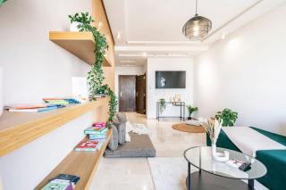 City Hideaway Suite - TGV Station & Beach Walk - 9