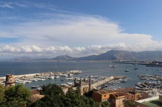 RineddaHouse Arenella - Vista Mare Panoramica a Palermo con Parcheggio privato - 8