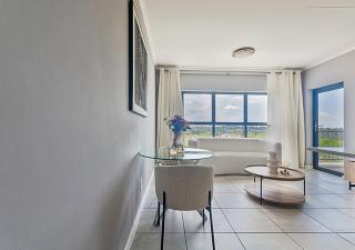 Kyalami Penthouse - Joburg Skyline Views - Midrand - 9