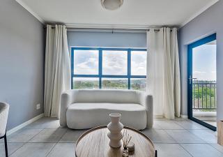 Kyalami Penthouse - Joburg Skyline Views - Midrand - 0