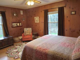 Large private retreat near Summit Lake - New Castle - 4