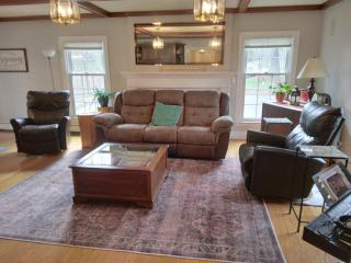 Large private retreat near Summit Lake - New Castle - 1