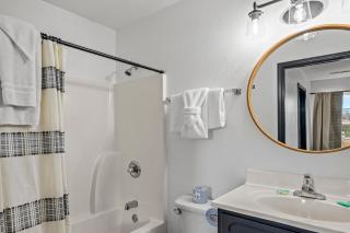 The Monarch - Hot Tub, Arcade, Dog-Friendly & Near Dollywood - Sevierville - 8