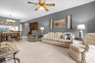 Golfer's Paradise Ventura Resort Luxury Condo - 2