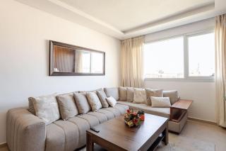 Downtown Gem - Beach, Mall & TGV Station - 3