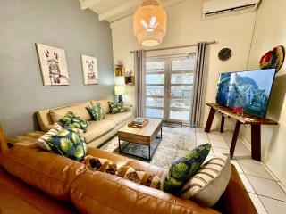 Fantastic Private Tropical Villa in Palm Beach with Breakfast - 2