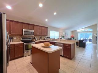 Beautiful 4BR Family Pool Home with Game Room-588OCB - Davenport - 1