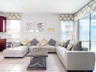 Beautiful Family Pool Home with Spa and Game Room-9007PC - 0