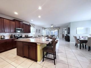 Beautiful Family Pool Home with Spa and Game Room-9007PC - 4