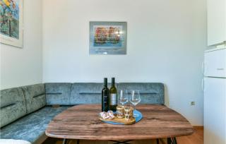 Gorgeous Apartment In Medulin With Wifi - Medulin - 2
