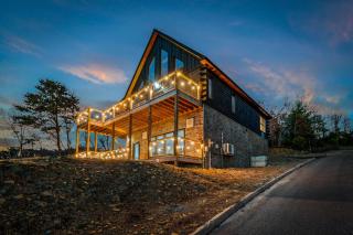 The Outlaw - The Ultimate Cabin with Pool, Hot Tub & Games! - 7