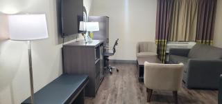 Super 8 by Wyndham Sterling Heights/Detroit Area - Sterling Heights - 1