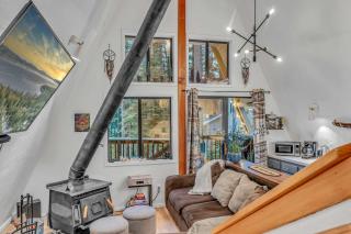 White Fir Chalet Dog Friendly Cabin in the Woods - 4