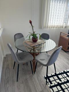 1508- Heart of Waikiki with Kitchen-Free Parking-King Bed-Corner Unit - Honolulu - 6