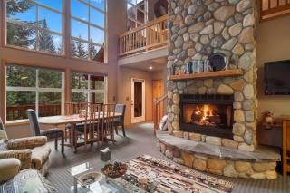 Ski Cabin 3br Hyak Fire Place 5 mins to Hill - 2