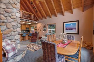 Ski Cabin 3br Hyak Fire Place 5 mins to Hill - 0