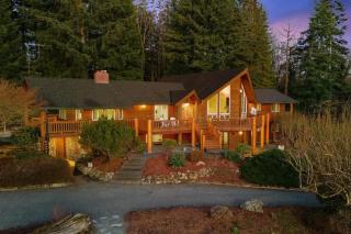 Lodge-Style Retreat 10 Acres King Beds - Sedro-Woolley - 0