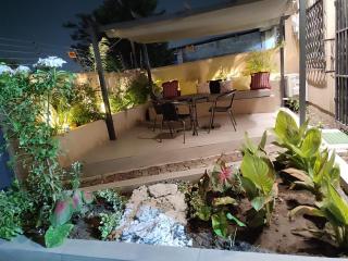 Oheneba Tema - Luxury Hot -Tub Retreat with Wi-Fi - 4