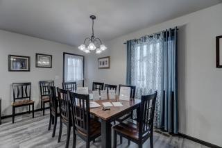 Family Friendly, Locally Owned, Home On A Hill! - Rapid City - 3