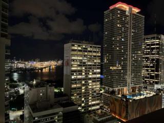 Explore Miami's Heat - Huge 1 bed POOL & GYM - Miami - 6