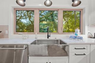 NEW LISTING - Upscale Coastal Ranch - Private Pool & Spa - 13 Planters Wood Ct - 2