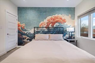 Spring at The Golden Goose including King Bed, Parking, Security and Laundry - 4
