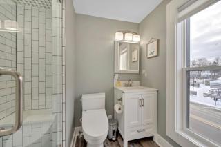 Downtown Studio Loft on Front St - Traverse City - 4