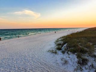 Navarre Beach Landing - Beach Gear Included - Walk to Beach - Sunset Views - 2