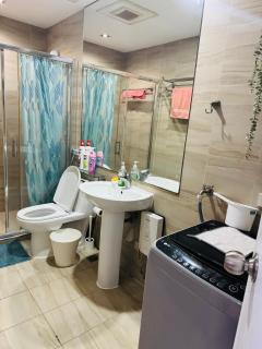 2 bedroom unit with 2 balcony Poblacion makati city - Manila - 9