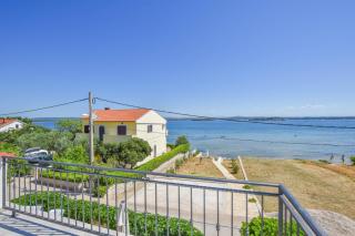 Apartment Blazenka - Tkon - 2
