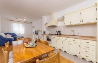 Apartment Blazenka - Tkon - 5