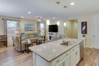 Mesa Oasis with Heated Pool, Hot Tub, and Grill! - Leisure World - 8