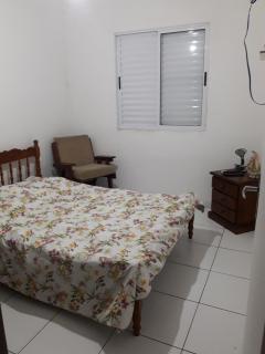 Apartamento 2 Quartos Portaria 24hrs com Piscina e Churrasqueira - Ubatuba - 1
