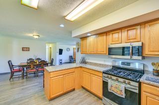 8-Acre Bridgman Oasis Pool, Hot Tub and Game Room - Bridgman - 1