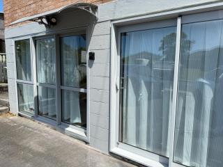 Cosy 2 bedroom unit in Howick close to bus and supermarket - 1