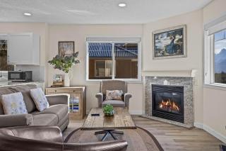 B212 Hot Tub, AC x3, parking, 2 min to Banff Gate - Canmore - 6