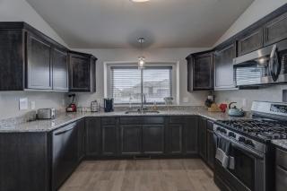 Executive Golf Club Red Rocks Home, Locally Owned! - Rapid City - 4