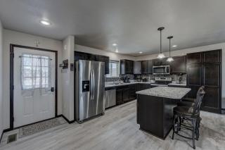 Mini-rushmore Home, High On Hill Over Rapid City! - Rapid City - 1
