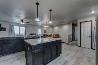 Mini-Rushmore Home, High On Hill Over Rapid City! - 1