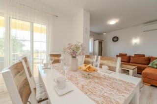 Family friendly house with a parking space Ninski Stanovi, Zadar - 23619 - Nin - 2