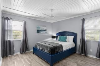 Family Paradise with Pool in Crystal Beach - 4