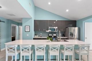 Family Paradise with Pool in Crystal Beach - 1