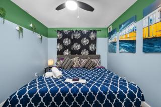 Relaxing 1BR King Bed Apt with Free Park - 0