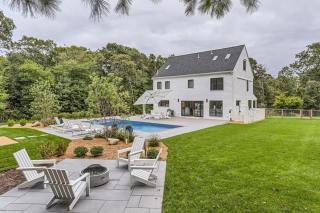 Vineyard Haven Retreat With Pool & Guest House Oasis - 8